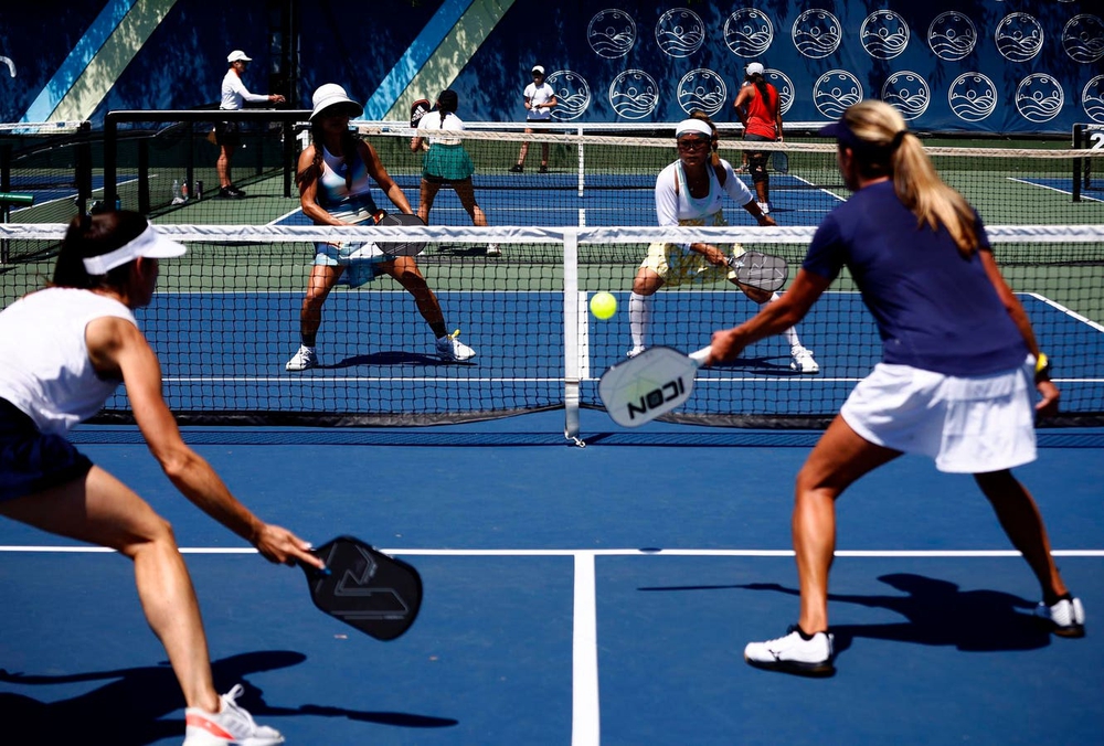 Tốc độ bóng pickleball: Thấp nhất trong các môn thể thao dùng vợt - Ảnh 1. Tốc độ bóng pickleball: Thấp nhất trong các môn thể thao dùng vợt - Ảnh 1.