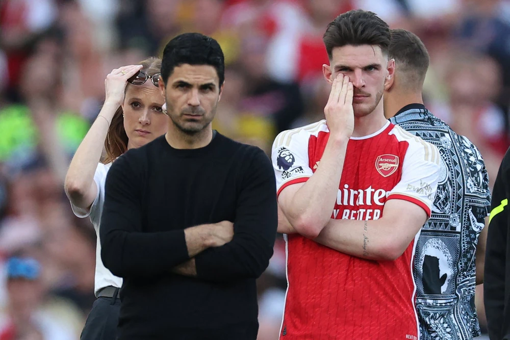 Thất bại trước Bournemouth liệu có khiến Arsenal buông xuôi? - Ảnh 2. Arsenal cần vực lại tinh thần để dồn lực cho trận bán kết lượt về với PSG tại Champions League