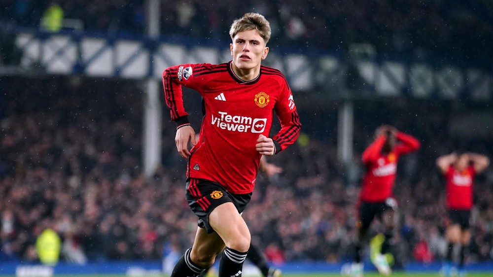 Brentford vs MU: Ngược dòng cảm xúc, màn rượt đuổi tỷ số nghẹt thở của Quỷ đỏ - Ảnh 3. Brentford vs MU: Ngược dòng cảm xúc, màn rượt đuổi tỷ số nghẹt thở của Quỷ đỏ - Ảnh 3.