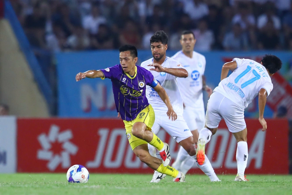 Lịch sử tái diễn cho Nam Định và cả V-League - Ảnh 1. Lịch sử tái diễn cho Nam Định và cả V-League - Ảnh 1.