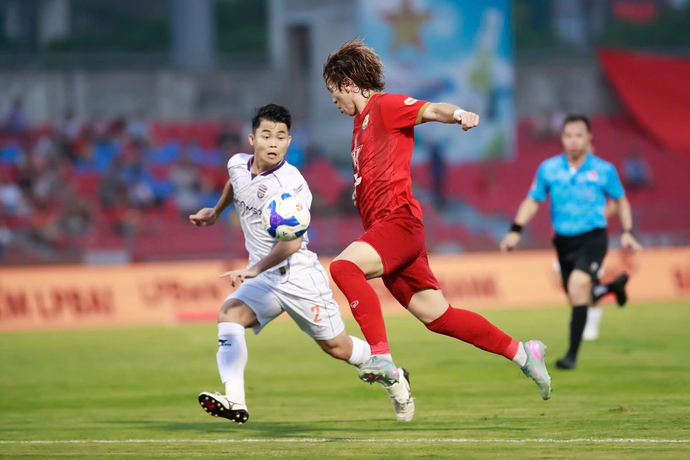 Thanh Nhàn chấn thương, HLV Kim Sang Sik phải đổi chiến thuật cho U23 Việt Nam - Ảnh 2.