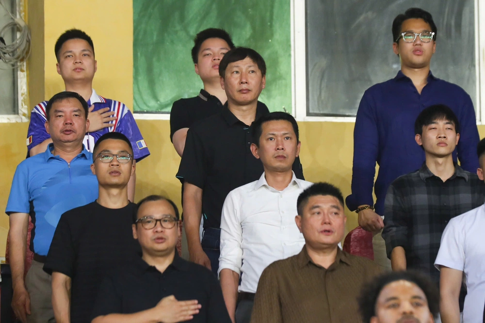 HLV Kim Sang Sik chứng kiến sao Việt kiều ghi bàn, đội bóng 6 lần vô địch V-League thua chóng vánh ngay hiệp 1 - Ảnh 1.