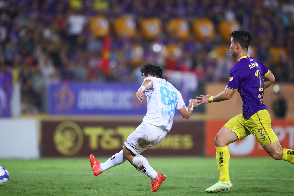 HLV Kim Sang Sik chứng kiến sao Việt kiều ghi bàn, đội bóng 6 lần vô địch V-League thua chóng vánh ngay hiệp 1 - Ảnh 3.