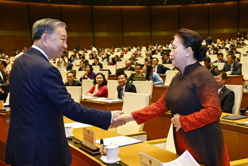 Khai mạc trọng thể Kỳ họp thứ 9, Quốc hội khóa XV: Thực hiện đột phá về thể chế để bước vào kỷ nguyên của hiện đại hóa, số hóa, xanh hóa - Ảnh 2. Khai mạc trọng thể Kỳ họp thứ 9, Quốc hội khóa XV: Thực hiện đột phá về thể chế để bước vào kỷ nguyên của hiện đại hóa, số hóa, xanh hóa - Ảnh 2.