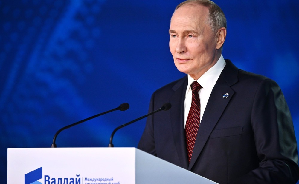 Tổng thống Vladimir Putin: Quyết định bầu chọn người kế nhiệm thuộc về người dân Nga - Ảnh 1. Tổng thống Vladimir Putin: Quyết định bầu chọn người kế nhiệm thuộc về người dân Nga - Ảnh 1.