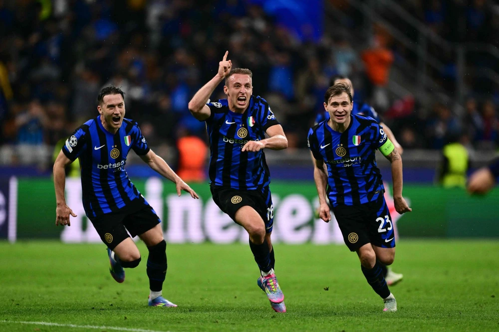 Inter vào chung kết Cúp C1 sau màn rượt đuổi kịch tính, Yamal thẫn thờ khi Barca bị loại - Ảnh 5. Inter vào chung kết Cúp C1 sau màn rượt đuổi kịch tính, Yamal thẫn thờ khi Barca bị loại - Ảnh 5.