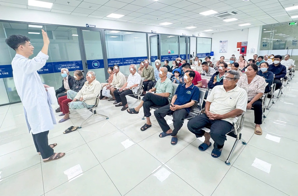 Hành trình "Mắt Sáng – Gìn Giữ Tinh Hoa": Lan tỏa ánh sáng – Gìn giữ giá trị Việt - Ảnh 1. Hành trình "Mắt Sáng – Gìn Giữ Tinh Hoa": Lan tỏa ánh sáng – Gìn giữ giá trị Việt - Ảnh 1.