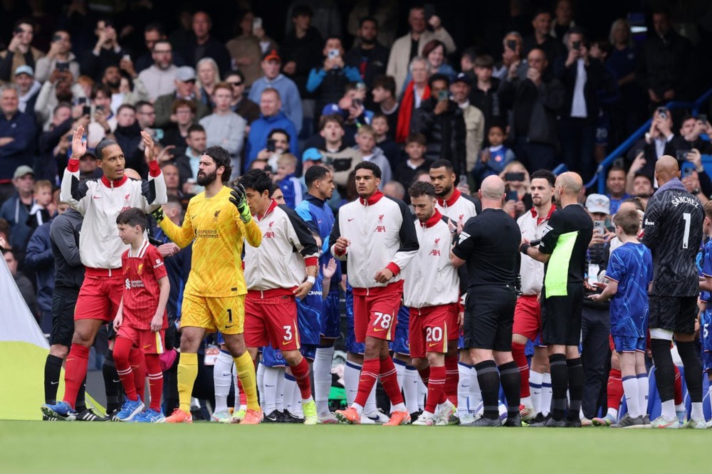 Wataru Endo xứng đáng với hàng rào danh dự tại Stamford Bridge - Ảnh 2.