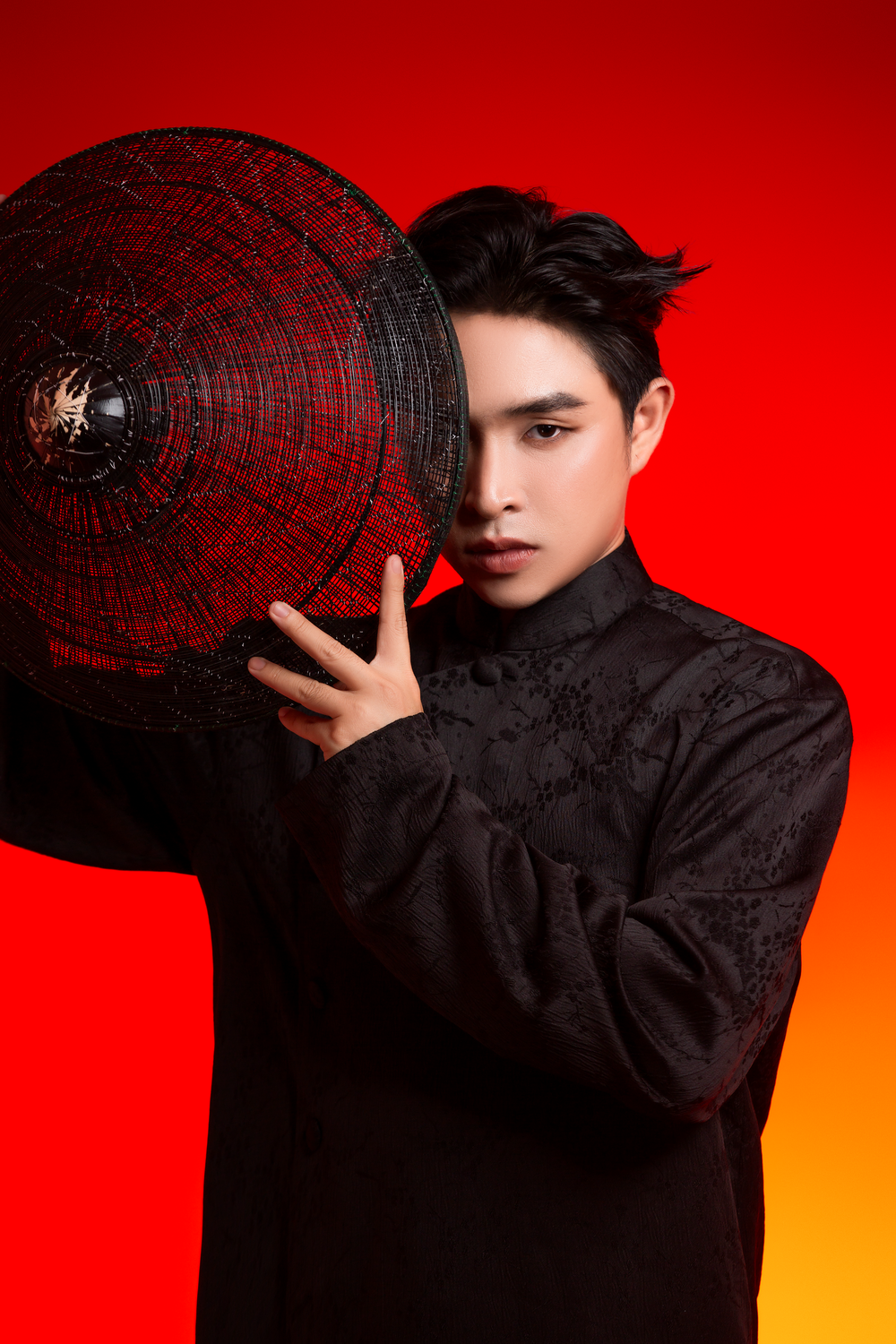 Trương Trần Anh Duy gửi khúc ca hùng tráng về dân tộc qua MV mới - Ảnh 3. Trương Trần Anh Duy gửi khúc ca hùng tráng về dân tộc qua MV mới - Ảnh 3.
