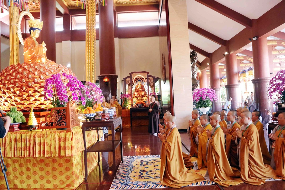 Đại lễ Kỳ siêu tưởng niệm các Anh hùng liệt sĩ - Ảnh 3. Đại lễ Kỳ siêu tưởng niệm các Anh hùng liệt sĩ - Ảnh 3.