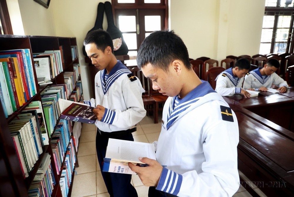 Hải quân nhân dân Việt Nam 70 năm hoàn thành xuất sắc nhiệm vụ bảo vệ chủ quyền Tổ quốc - Ảnh 26. Hải quân nhân dân Việt Nam 70 năm hoàn thành xuất sắc nhiệm vụ bảo vệ chủ quyền Tổ quốc - Ảnh 26.