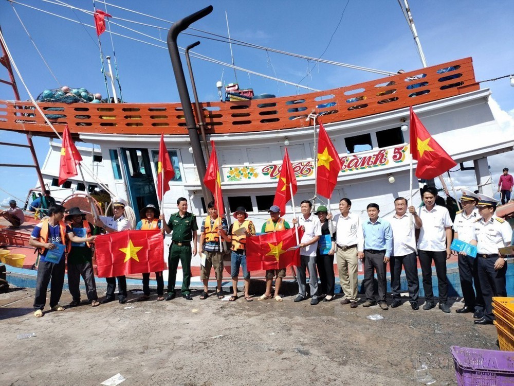 Hải quân nhân dân Việt Nam 70 năm hoàn thành xuất sắc nhiệm vụ bảo vệ chủ quyền Tổ quốc - Ảnh 21. Hải quân nhân dân Việt Nam 70 năm hoàn thành xuất sắc nhiệm vụ bảo vệ chủ quyền Tổ quốc - Ảnh 21.