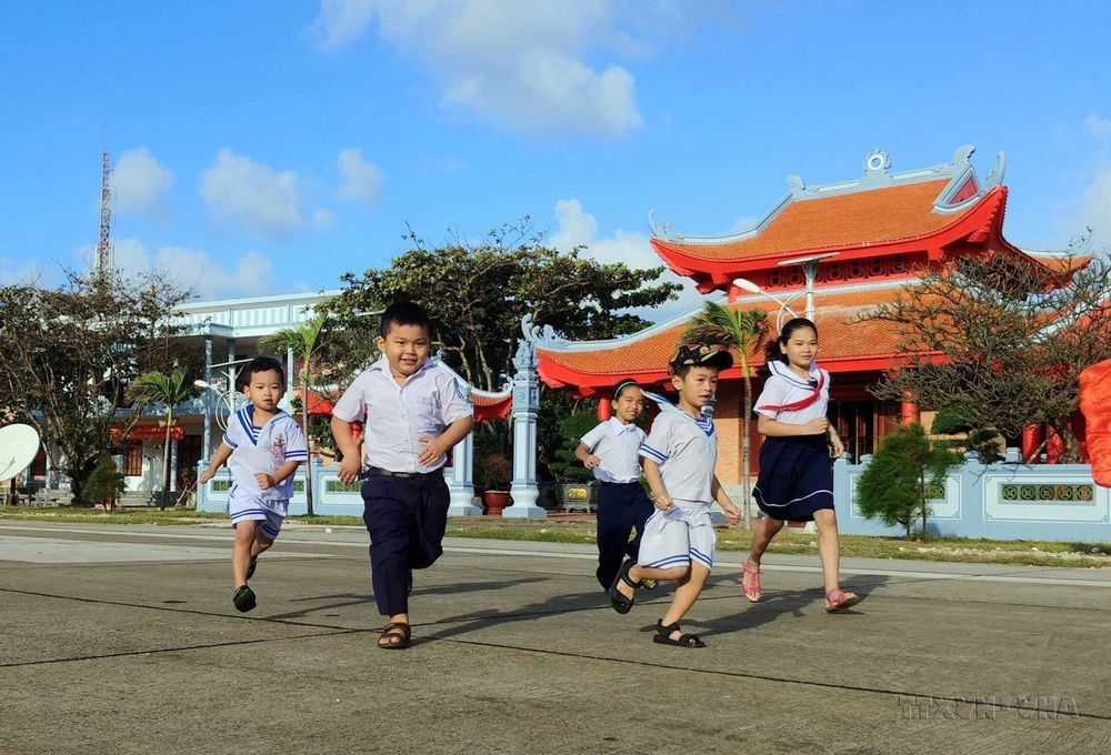 Hải quân nhân dân Việt Nam 70 năm hoàn thành xuất sắc nhiệm vụ bảo vệ chủ quyền Tổ quốc - Ảnh 31. Hải quân nhân dân Việt Nam 70 năm hoàn thành xuất sắc nhiệm vụ bảo vệ chủ quyền Tổ quốc - Ảnh 31.
