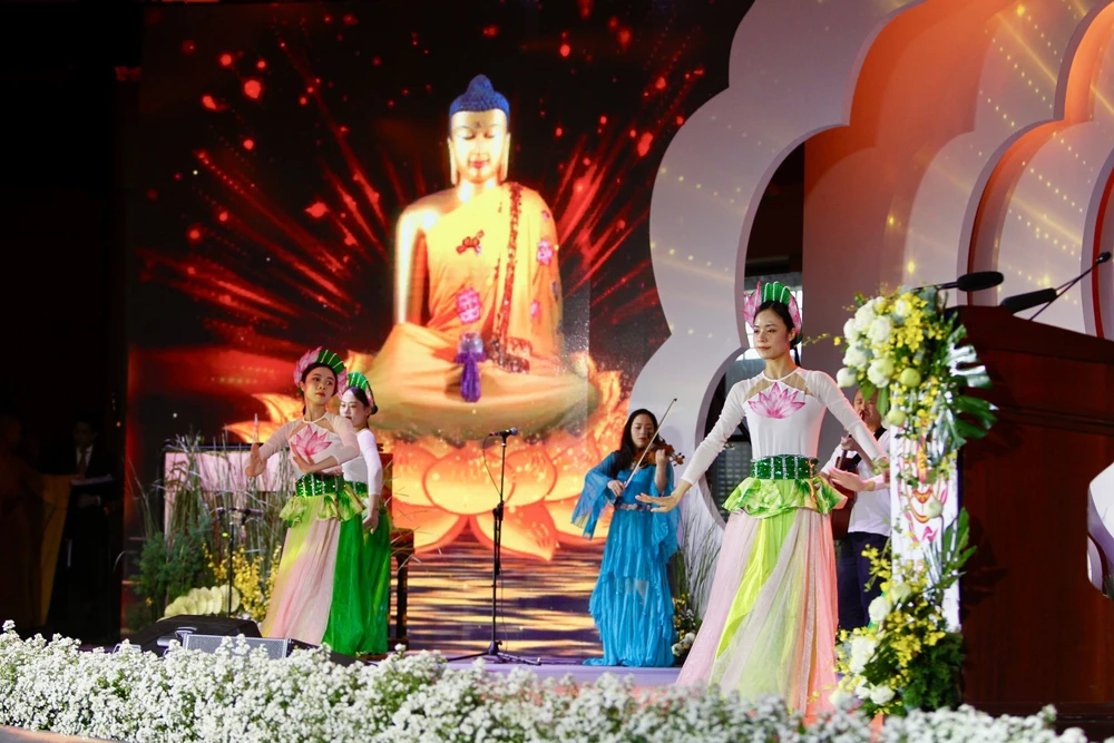Đại lễ Vesak 2025: Giới thiệu du lịch tâm linh Việt đến du khách - Ảnh 1. Đại lễ Vesak 2025: Giới thiệu du lịch tâm linh Việt đến du khách - Ảnh 1.