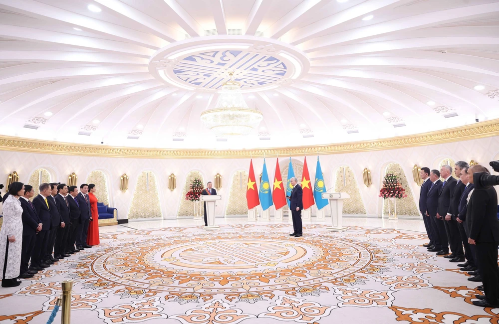 Hình ảnh Lễ trao tặng Huân chương Hữu nghị hạng Nhất của Kazakhstan cho Tổng Bí thư Tô Lâm - Ảnh 2. Hình ảnh Lễ trao tặng Huân chương Hữu nghị hạng Nhất của Kazakhstan cho Tổng Bí thư Tô Lâm - Ảnh 2.