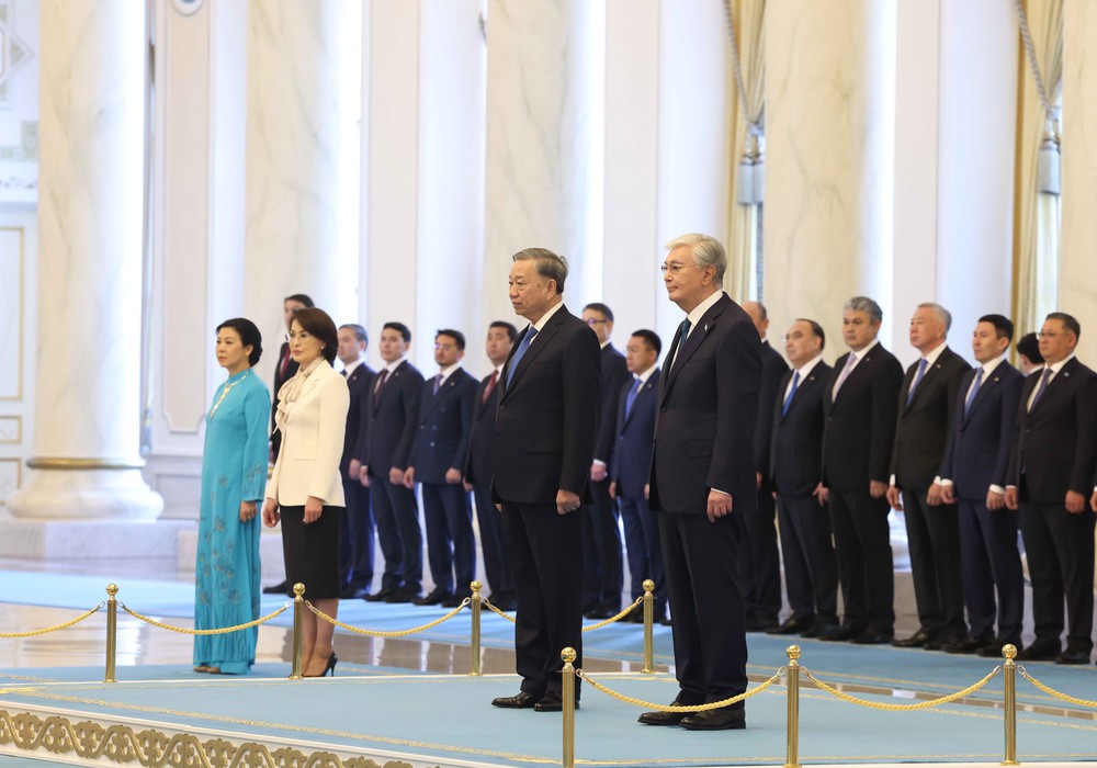 Hình ảnh Lễ đón Tổng Bí thư Tô Lâm và Phu nhân thăm cấp Nhà nước Cộng hòa Kazakhstan - Ảnh 5. Hình ảnh Lễ đón Tổng Bí thư Tô Lâm và Phu nhân thăm cấp Nhà nước Cộng hòa Kazakhstan - Ảnh 5.