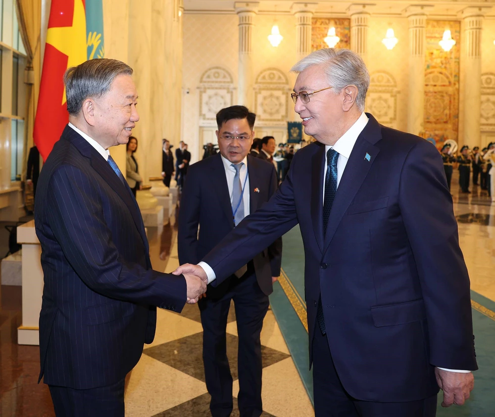 Hình ảnh Lễ đón Tổng Bí thư Tô Lâm và Phu nhân thăm cấp Nhà nước Cộng hòa Kazakhstan - Ảnh 2. Hình ảnh Lễ đón Tổng Bí thư Tô Lâm và Phu nhân thăm cấp Nhà nước Cộng hòa Kazakhstan - Ảnh 2.