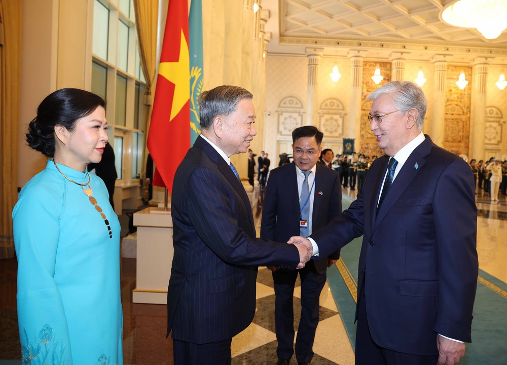 Hình ảnh Lễ đón Tổng Bí thư Tô Lâm và Phu nhân thăm cấp Nhà nước Cộng hòa Kazakhstan - Ảnh 1. Hình ảnh Lễ đón Tổng Bí thư Tô Lâm và Phu nhân thăm cấp Nhà nước Cộng hòa Kazakhstan - Ảnh 1.
