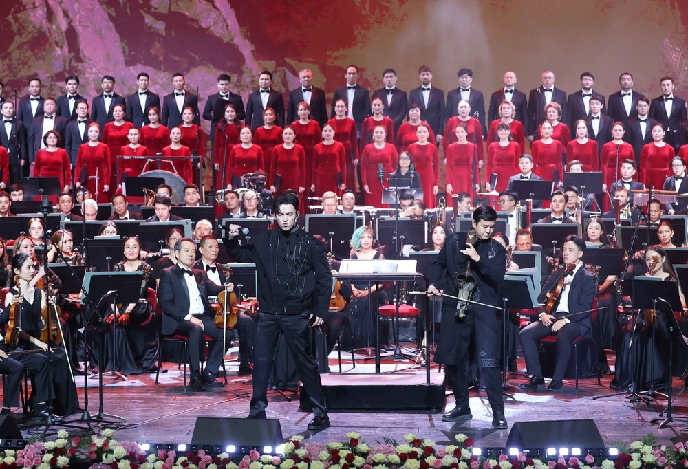 Tổng Bí thư Tô Lâm và Phu nhân dự hòa nhạc hữu nghị Việt Nam - Kazakhstan - Ảnh 6. Tổng Bí thư Tô Lâm và Phu nhân dự hòa nhạc hữu nghị Việt Nam - Kazakhstan - Ảnh 6.