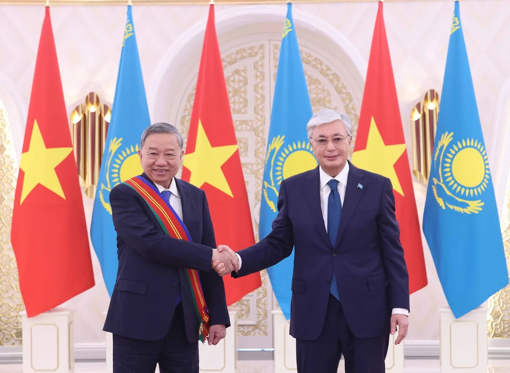 Hình ảnh Lễ trao tặng Huân chương Hữu nghị hạng Nhất của Kazakhstan cho Tổng Bí thư Tô Lâm - Ảnh 4. Hình ảnh Lễ trao tặng Huân chương Hữu nghị hạng Nhất của Kazakhstan cho Tổng Bí thư Tô Lâm - Ảnh 4.