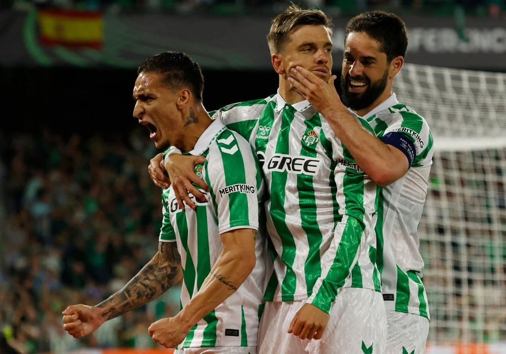 Conference League - Lượt về vòng Bán kết, 02h00 ngày 9/5, sân Artemio Franchi, Fiorentina - Real Betis (lượt đi 1-2): Không chỉ tỏa sáng, Antony còn làm hồi sinh Isco - Ảnh 1.