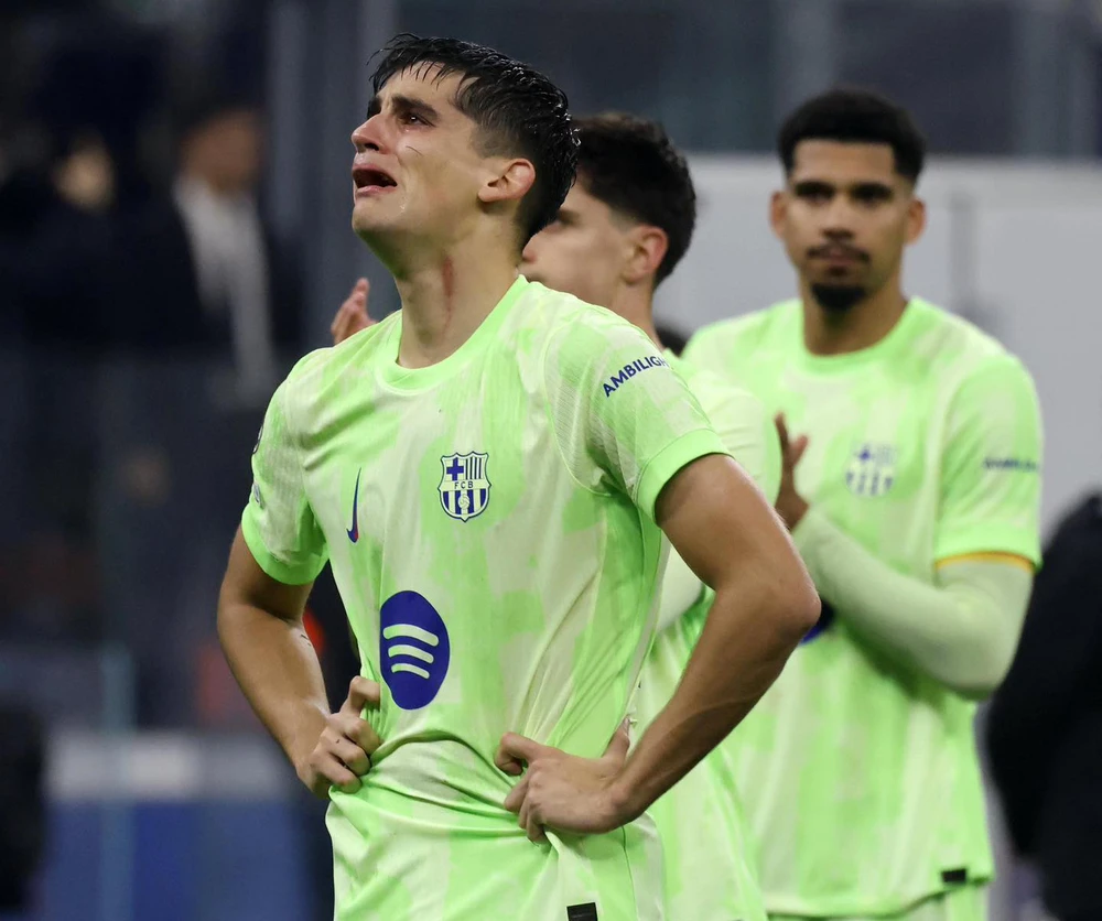 Barca phẫn nộ với trọng tài, tung bằng chứng hình ảnh phạm lỗi của Inter - Ảnh 2. Barca vs Inter: Gerard Martin