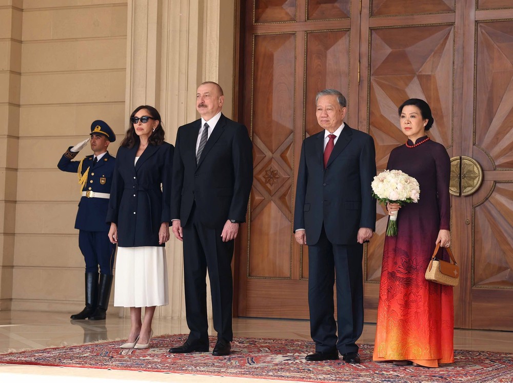 Lễ đón Tổng Bí thư Tô Lâm thăm cấp Nhà nước tới Azerbaijan - Ảnh 8. Lễ đón Tổng Bí thư Tô Lâm thăm cấp Nhà nước tới Azerbaijan - Ảnh 8.
