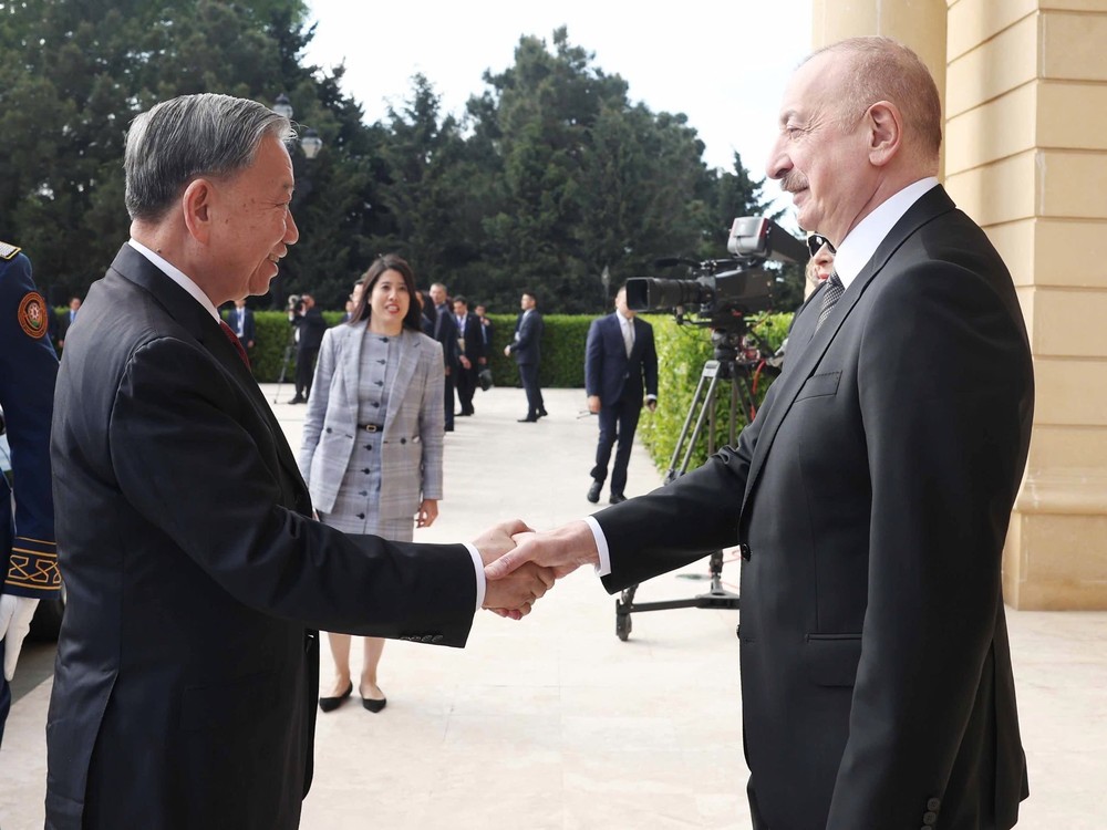 Lễ đón Tổng Bí thư Tô Lâm thăm cấp Nhà nước tới Azerbaijan - Ảnh 3. Lễ đón Tổng Bí thư Tô Lâm thăm cấp Nhà nước tới Azerbaijan - Ảnh 3.