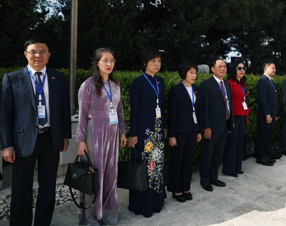 Lễ đón Tổng Bí thư Tô Lâm thăm cấp Nhà nước tới Azerbaijan - Ảnh 11. Lễ đón Tổng Bí thư Tô Lâm thăm cấp Nhà nước tới Azerbaijan - Ảnh 11.