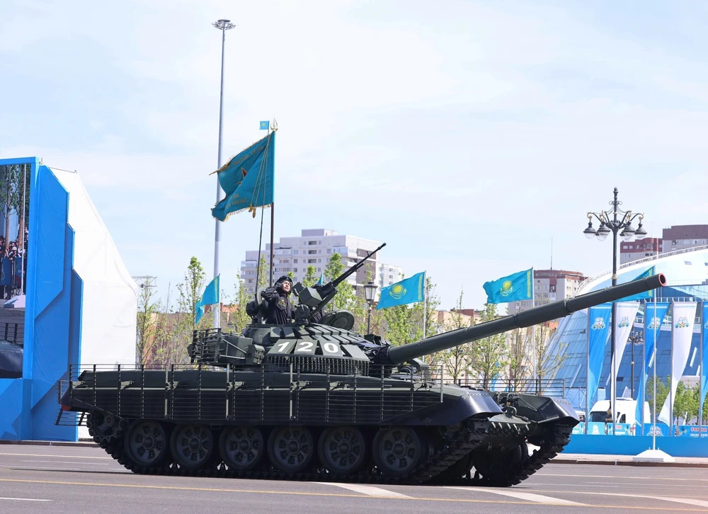 Tổng Bí thư Tô Lâm dự Lễ duyệt binh 80 năm Ngày Chiến thắng phát xít tại Kazakhstan - Ảnh 4. Tổng Bí thư Tô Lâm dự Lễ duyệt binh 80 năm Ngày Chiến thắng phát xít tại Kazakhstan - Ảnh 4.