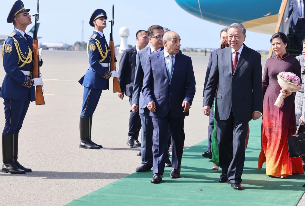 Tổng Bí thư Tô Lâm và Phu nhân bắt đầu thăm cấp Nhà nước Cộng hòa Azerbaijan - Ảnh 3. Tổng Bí thư Tô Lâm và Phu nhân bắt đầu thăm cấp Nhà nước Cộng hòa Azerbaijan - Ảnh 3.