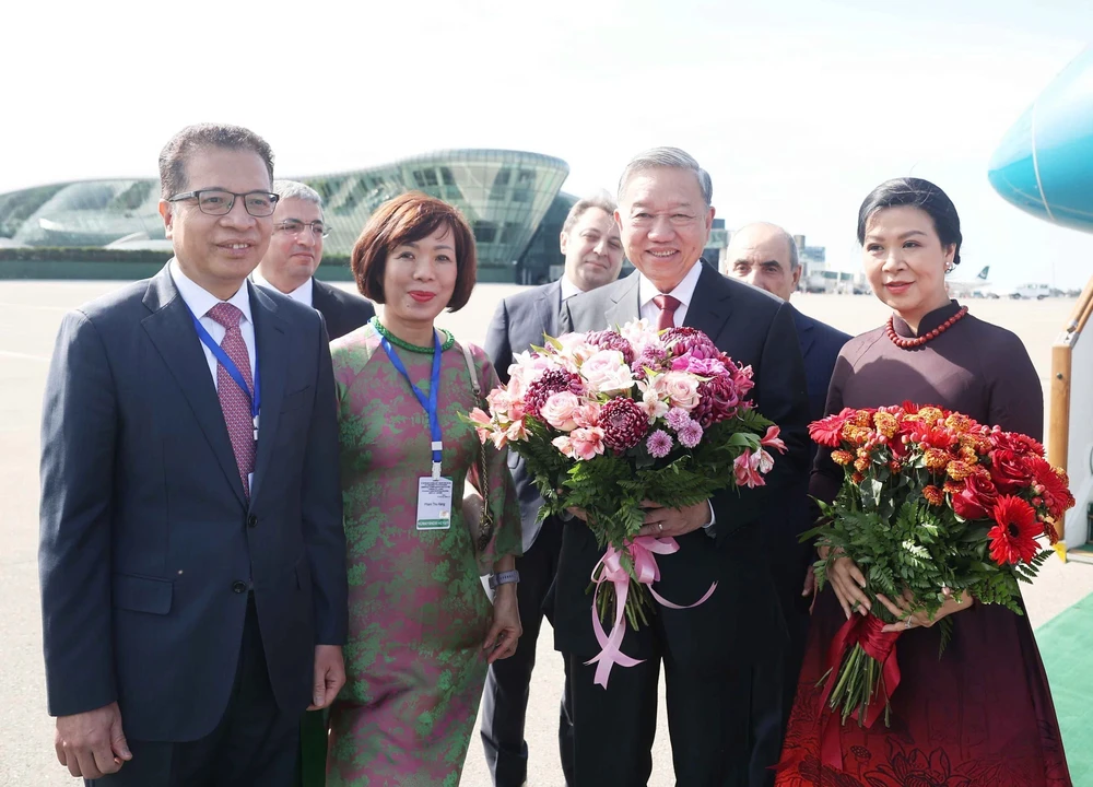 Tổng Bí thư Tô Lâm và Phu nhân bắt đầu thăm cấp Nhà nước Cộng hòa Azerbaijan - Ảnh 4. Tổng Bí thư Tô Lâm và Phu nhân bắt đầu thăm cấp Nhà nước Cộng hòa Azerbaijan - Ảnh 4.