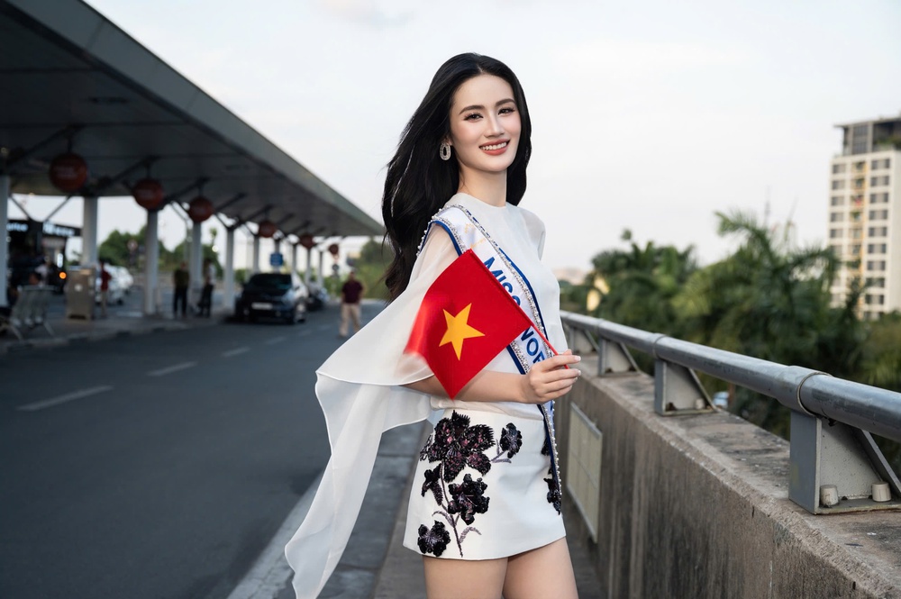 Sau nửa năm rèn luyện, Hoa hậu Ý Nhi lên đường dự thi Miss World 2025 - Ảnh 2. Sau nửa năm rèn luyện, Hoa hậu Ý Nhi lên đường dự thi Miss World 2025 - Ảnh 2.