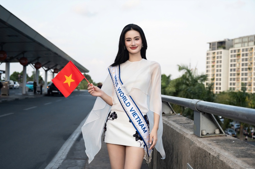 Sau nửa năm rèn luyện, Hoa hậu Ý Nhi lên đường dự thi Miss World 2025 - Ảnh 1. Sau nửa năm rèn luyện, Hoa hậu Ý Nhi lên đường dự thi Miss World 2025 - Ảnh 1.