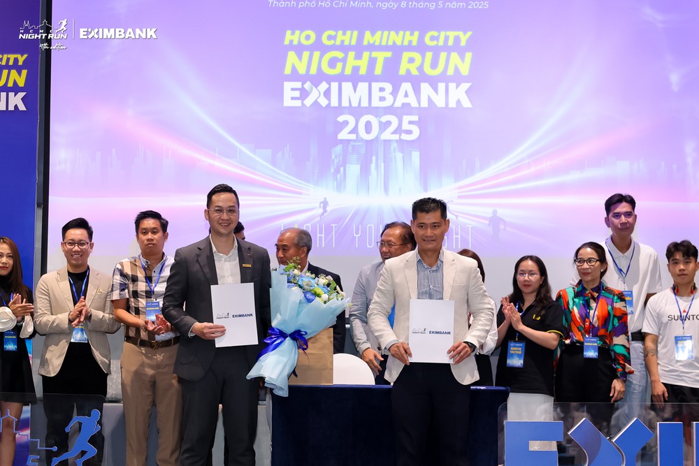 Hơn 4 nghìn VĐV tham dự giải chạy đêm TP.HCM - Ảnh 1.