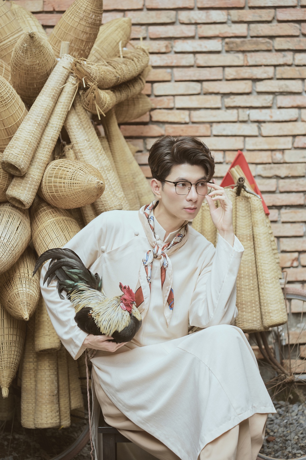 Hành trình dựng lại ký ức làng quê của NTK Nguyễn Minh Công - Ảnh 1. Hành trình dựng lại ký ức làng quê của NTK Nguyễn Minh Công - Ảnh 1.