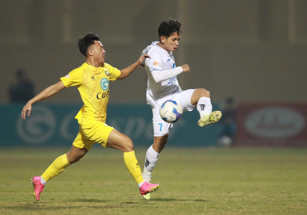 Vòng 22 LPBank V-League 2024/25: Nam Định bứt phá, nhóm cuối cực căng - Ảnh 1. Vòng 22 LPBank V-League 2024/25: Nam Định bứt phá, nhóm cuối cực căng - Ảnh 1.