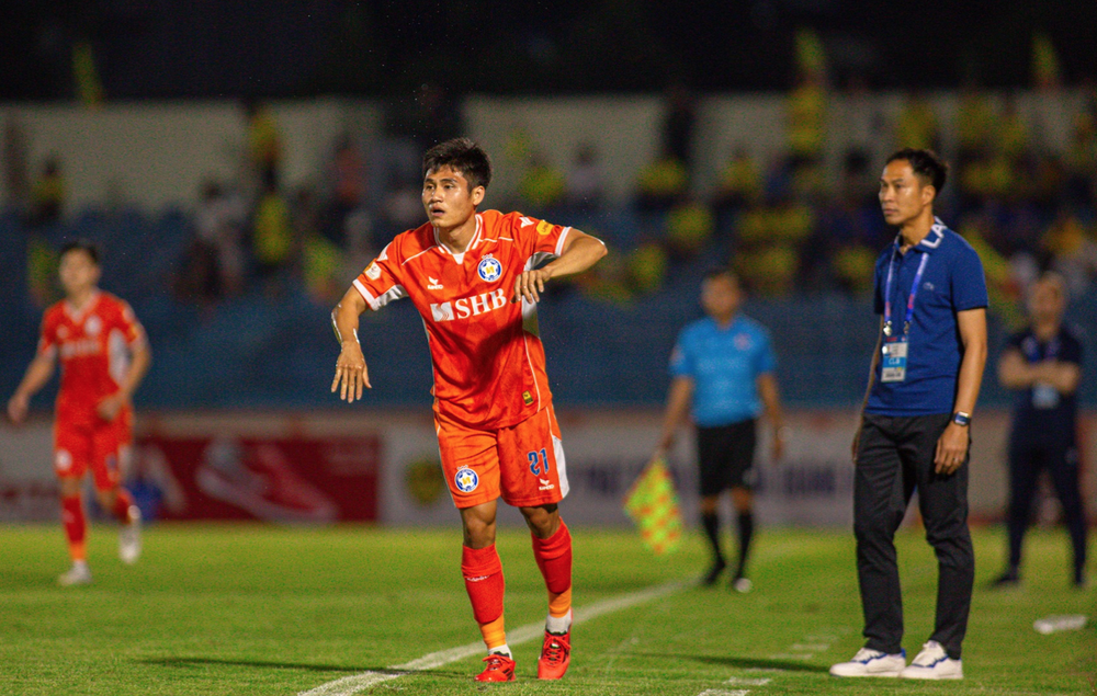 Bùi Tiến Dũng háo hức đấu Công Phượng, sẵn sàng đá luân lưu trận play-off - Ảnh 2.