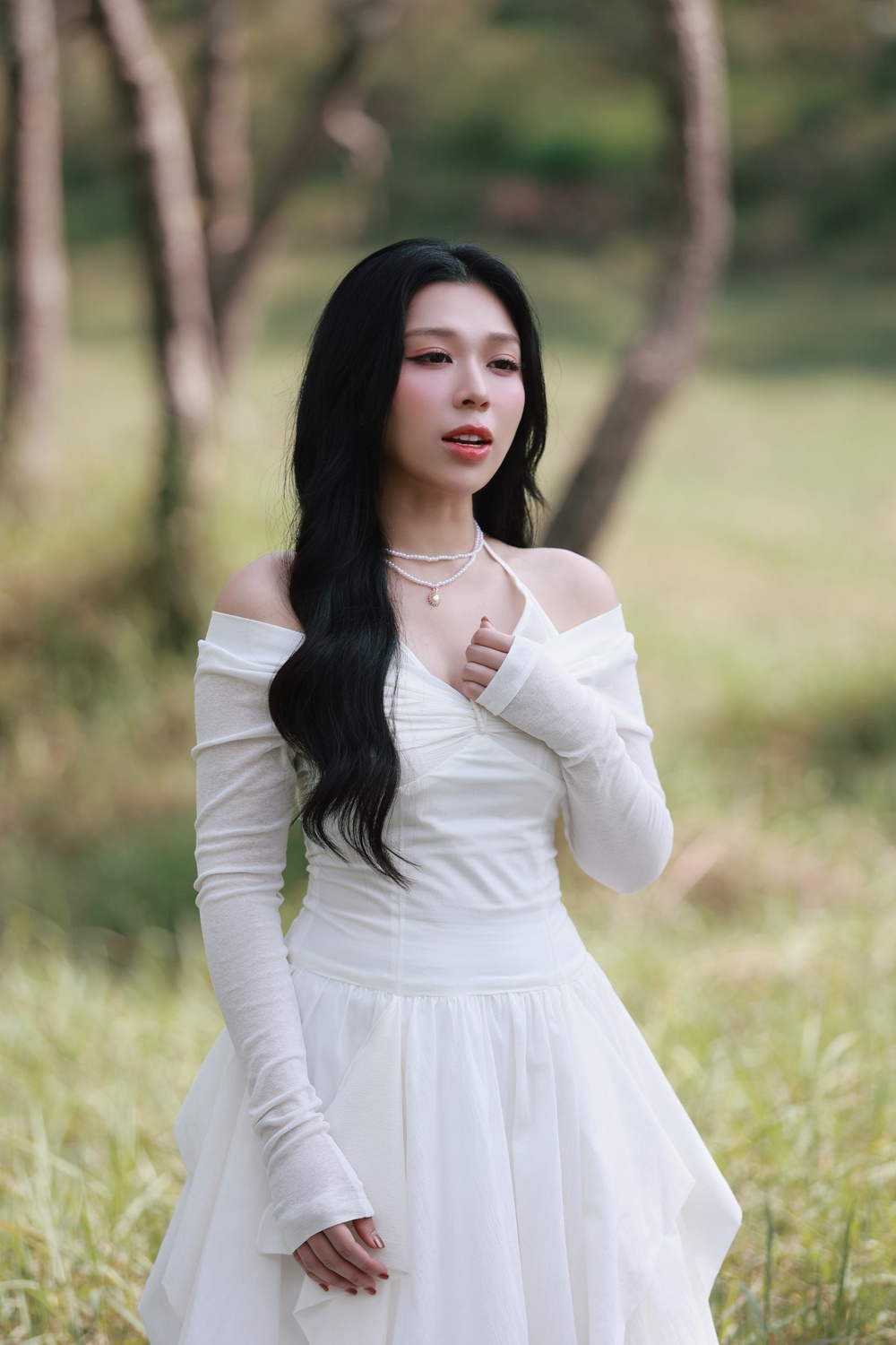 Nguyễn Kiều Oanh ra mắt EP "Tự em": Hành trình âm nhạc chữa lành - Ảnh 2. Nguyễn Kiều Oanh ra mắt EP "Tự em": Hành trình âm nhạc chữa lành - Ảnh 2.