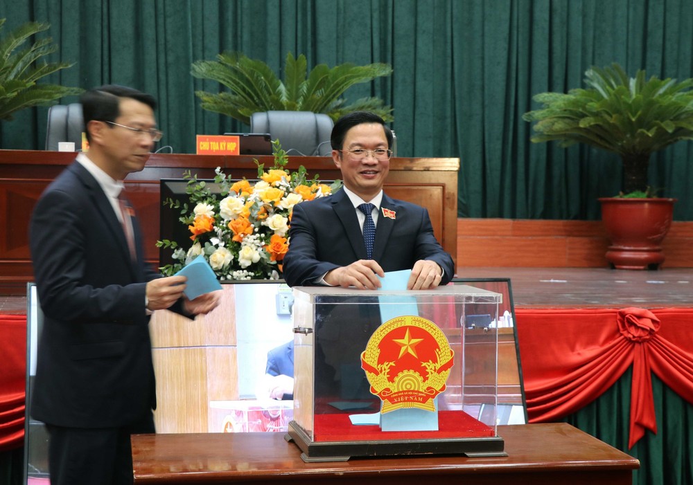 Tinh gọn bộ máy: Bố trí cán bộ tương xứng với yêu cầu phát triển - Ảnh 2. Tinh gọn bộ máy: Bố trí cán bộ tương xứng với yêu cầu phát triển - Ảnh 2.