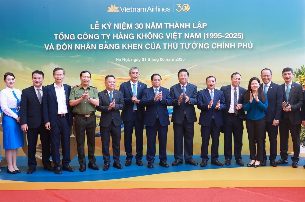 Thủ tướng Phạm Minh Chính: Vietnam Airlines phải phát triển hiện đại, xanh, nhanh, bền vững, an toàn, giàu bản sắc - Ảnh 6.