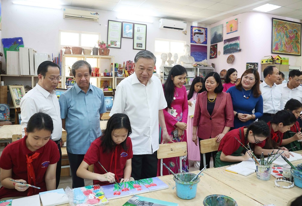 Tổng Bí thư Tô Lâm thăm hai trường học chuyên biệt tại Hà Nội - Ảnh 7.