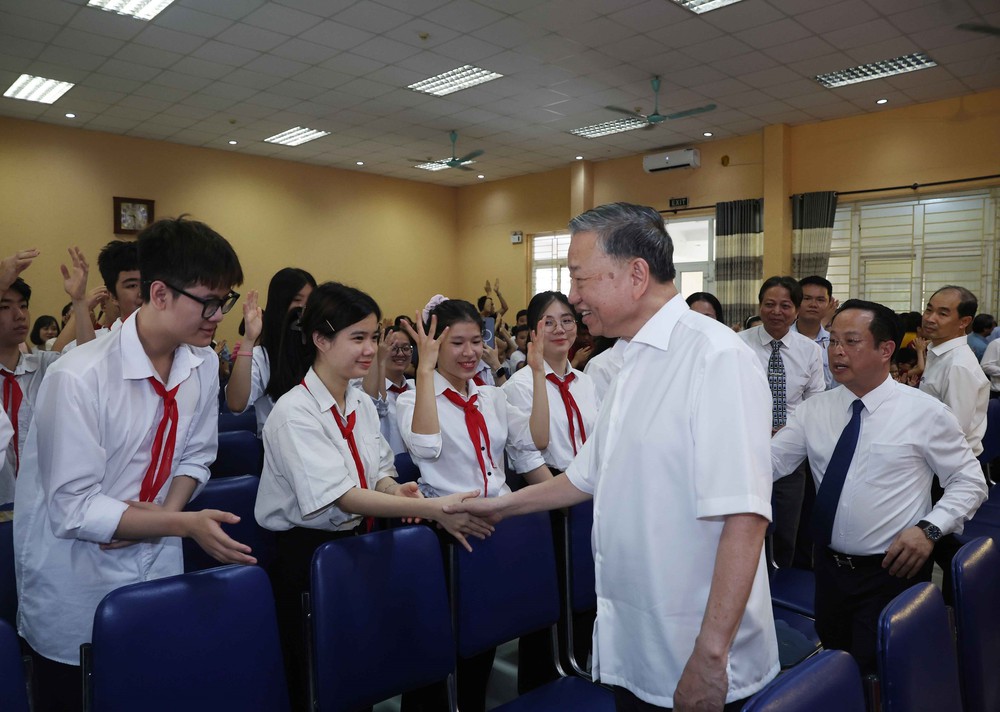 Tổng Bí thư Tô Lâm thăm hai trường học chuyên biệt tại Hà Nội - Ảnh 9.