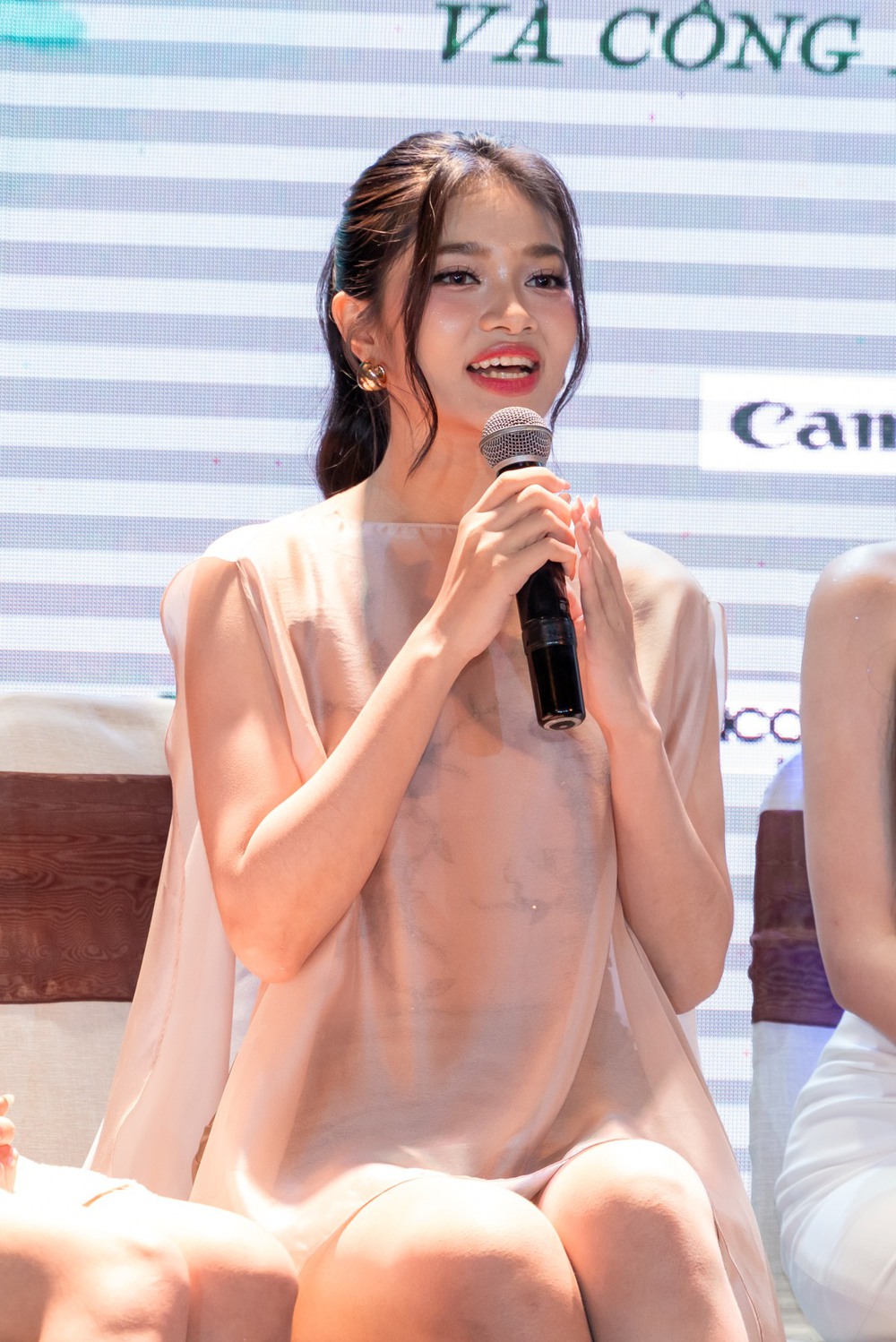 Á hậu Minh Kiên và Phí Phương Anh tham gia phim điện ảnh của Luk Vân - Ảnh 3.