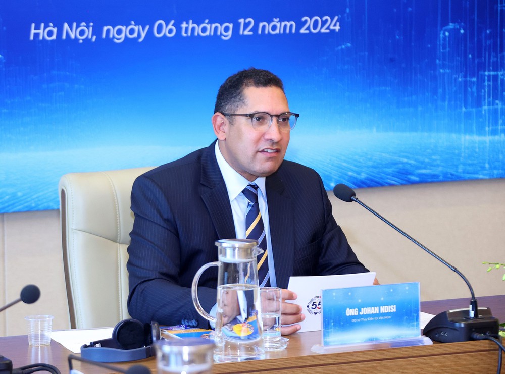 Đại sứ Johan Ndisi: Chuyến thăm của Thủ tướng Phạm Minh Chính là cột mốc quan trọng trong quan hệ bền chặt Việt Nam - Thụy Điển - Ảnh 2.