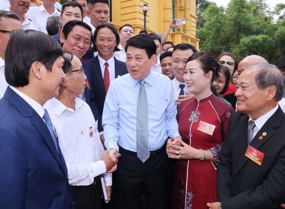 Chủ tịch nước Lương Cường: Sự sáng tạo và tài hoa là yếu tố quan trọng nhất tạo nên giá trị bền vững cho sản phẩm truyền thống - Ảnh 1.
