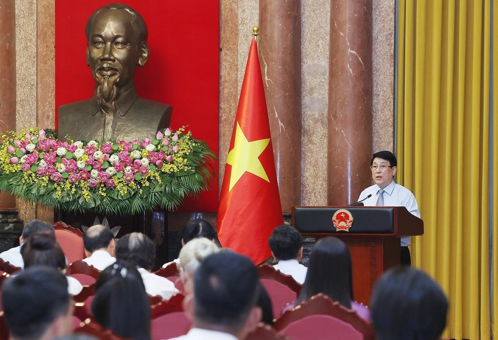 Chủ tịch nước Lương Cường: Sự sáng tạo và tài hoa là yếu tố quan trọng nhất tạo nên giá trị bền vững cho sản phẩm truyền thống - Ảnh 3.