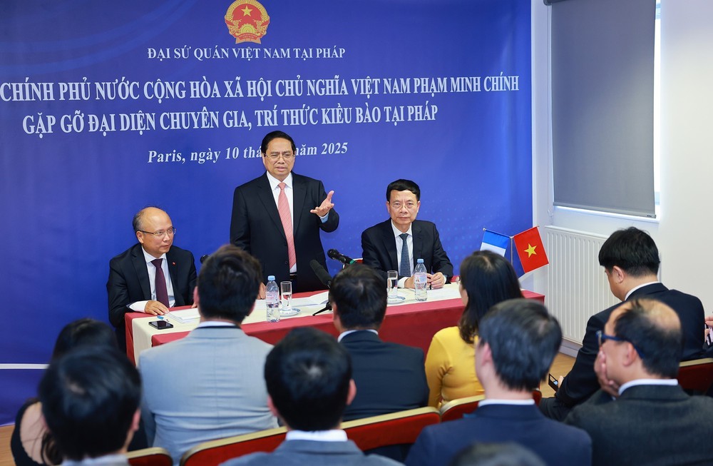 Thủ tướng Phạm Minh Chính đặt hàng chuyên gia, trí thức kiều bào thực hiện nhiệm vụ khoa học, công nghệ - Ảnh 2.