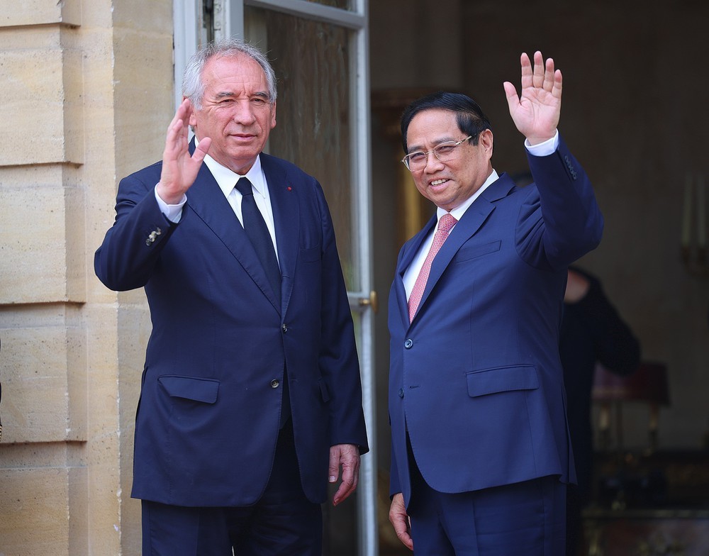 Thủ tướng Phạm Minh Chính hội đàm với Thủ tướng Pháp François Bayrou - Ảnh 3.
