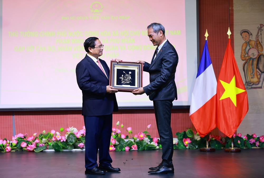 Thủ tướng Phạm Minh Chính gặp gỡ cộng đồng người Việt Nam tại Pháp - Ảnh 4.